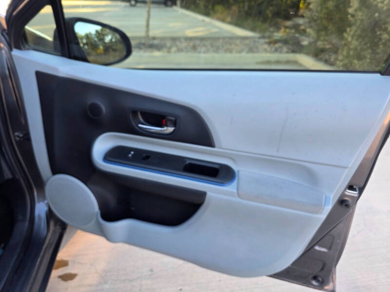 2013 Toyota Prius c Four