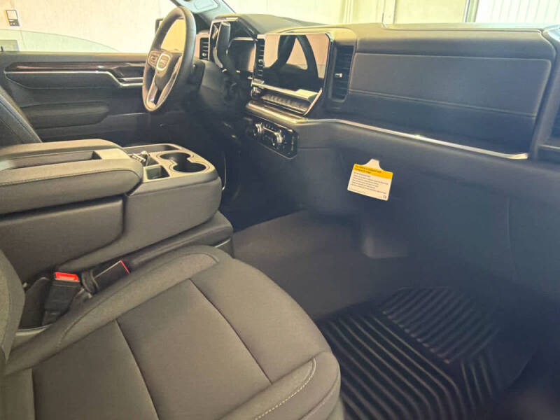 2026 GMC Sierra 1500 Elevation Standard