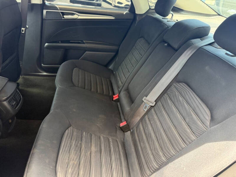 2016 Ford Fusion SE