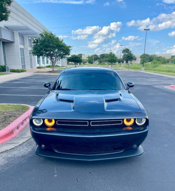 2017 Dodge Challenger SXT Plus