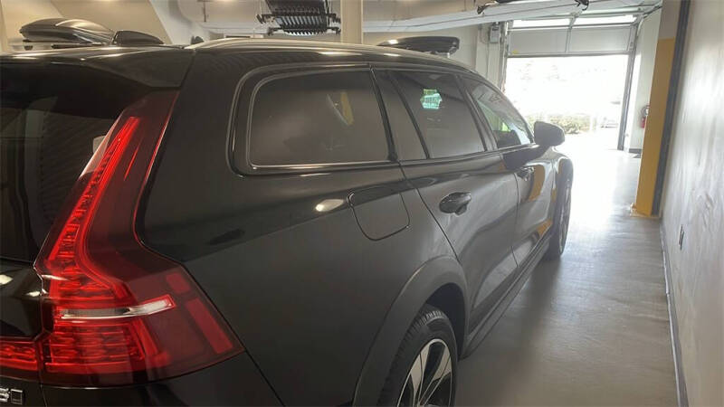 2024 Volvo V60 Cross Country B5 Plus