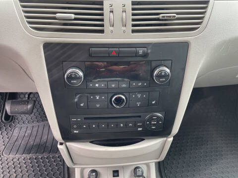 2010 Volkswagen Routan SEL Premium
