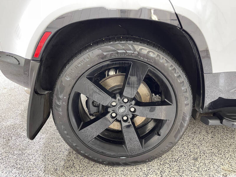 2022 Land Rover Defender 110 V8