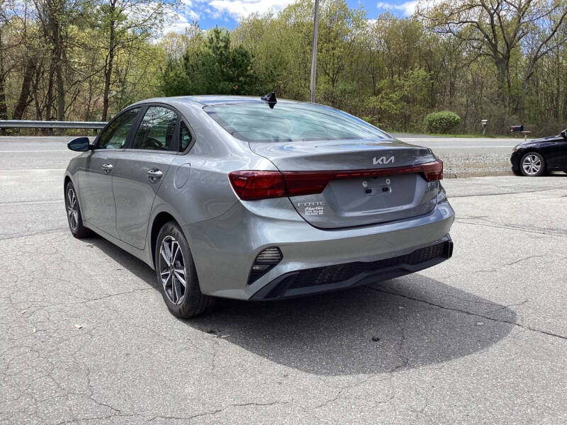 2022 Kia Forte FE