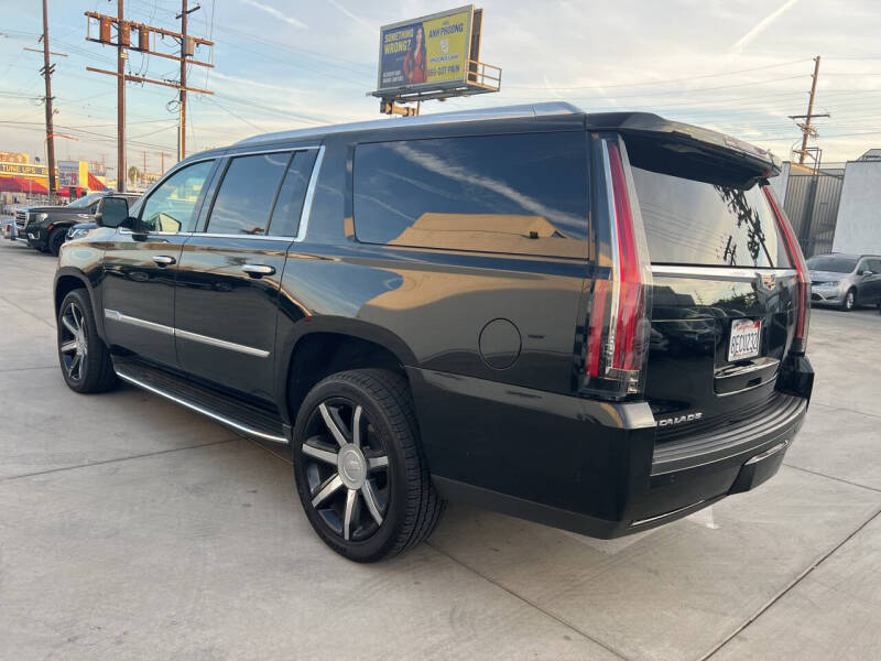 2017 Cadillac Escalade ESV Luxury