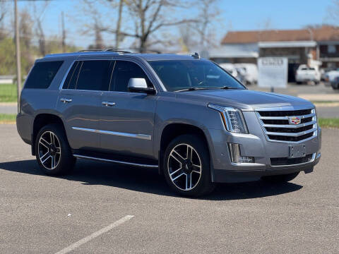 2018 Cadillac Escalade Luxury