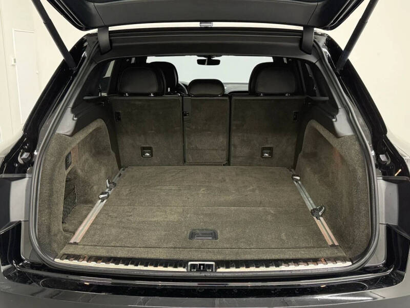 2018 Bentley Bentayga Black Edition