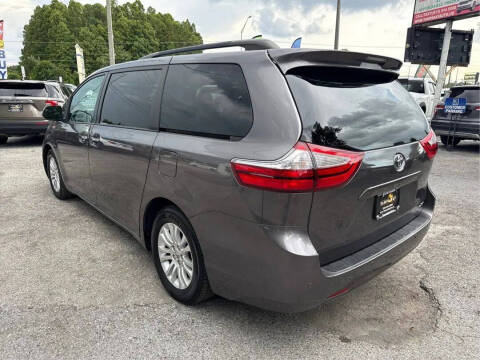2015 Toyota Sienna