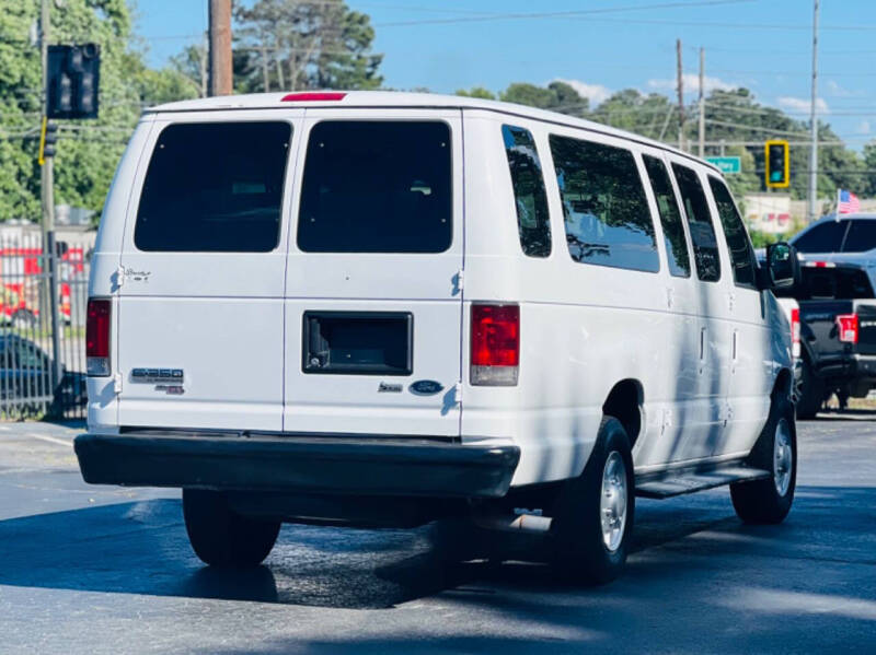 2009 Ford E-Series E-350 SD XLT