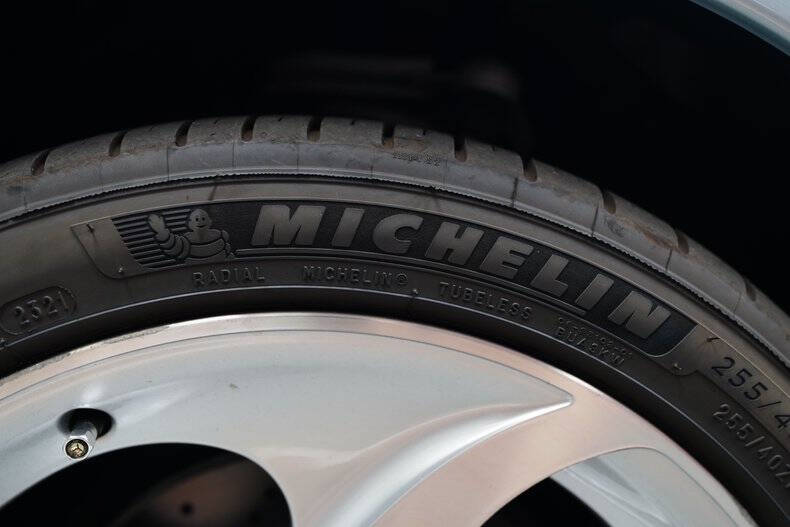 2004 Mercedes-Benz SL-Class SL 500