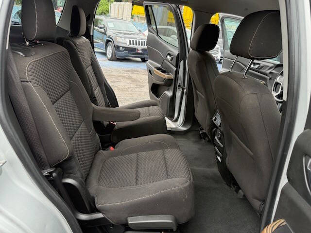 2017 GMC Acadia SLE-2