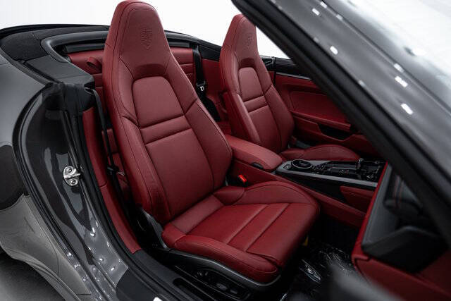 2024 Porsche 911 Carrera