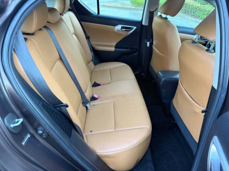 2011 Lexus CT 200h Premium