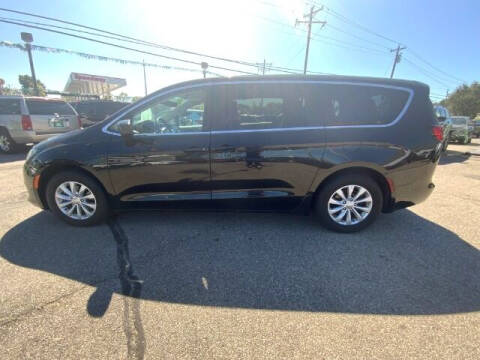 2017 Chrysler Pacifica Touring