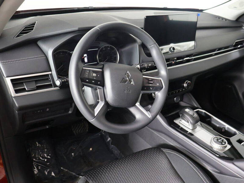 2026 Mitsubishi Outlander ES