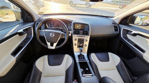 2017 Volvo XC60 T5 Dynamic