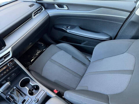 2022 Kia K5