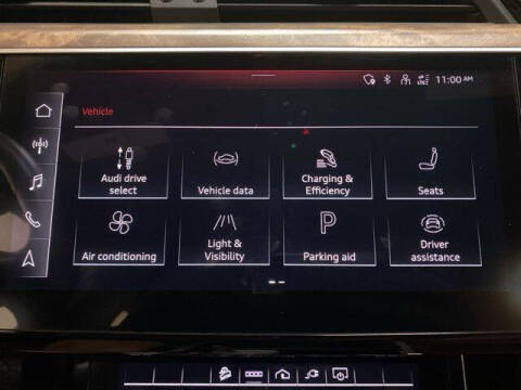 2022 Audi e-tron quattro Premium