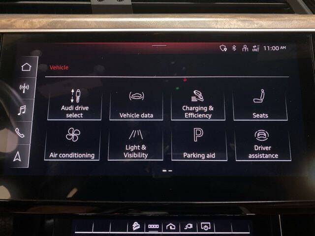 2022 Audi e-tron quattro Premium