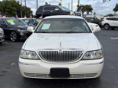 2003 Lincoln Town Car Signature