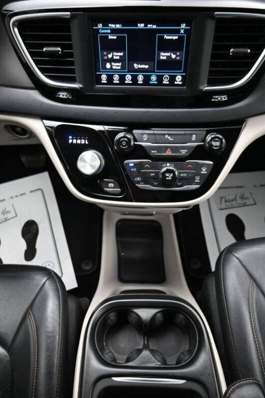 2020 Chrysler Pacifica Touring L