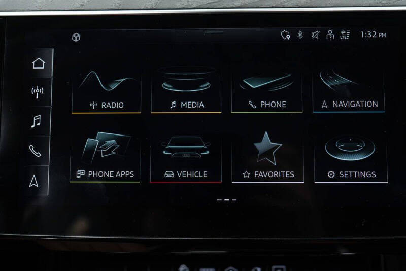 2021 Audi e-tron quattro Premium Plus