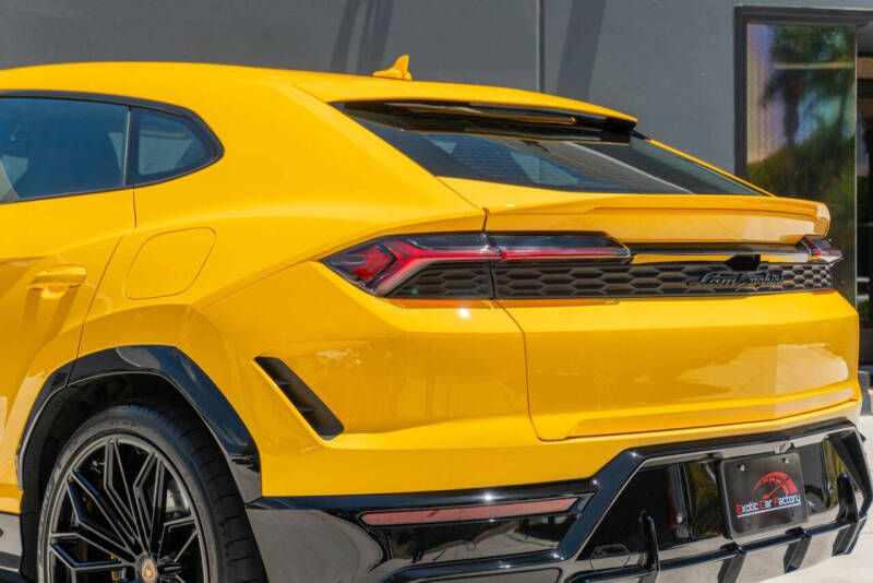 2025 Lamborghini Urus SE