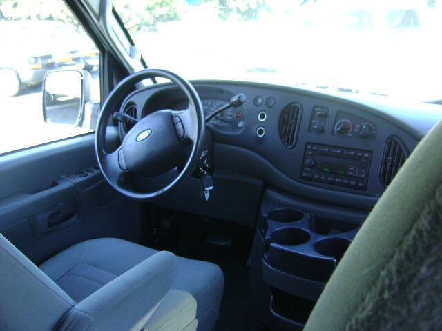 2007 Ford E-Series E-350 SD XLT