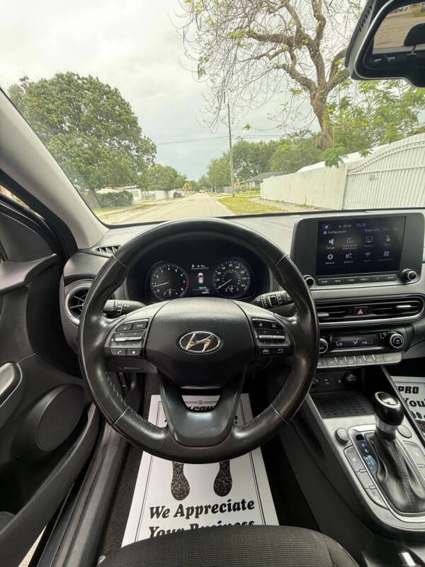 2022 Hyundai Kona SEL