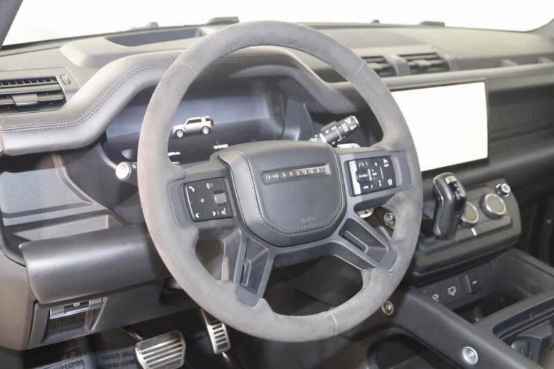 2023 Land Rover Defender 110 V8