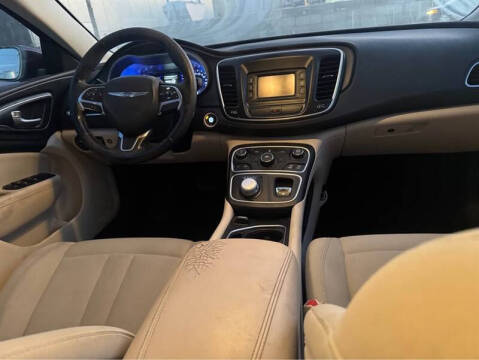 2016 Chrysler 200 LX