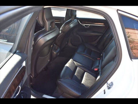 2017 Volvo S90 T5 Momentum