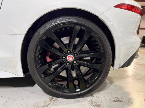 2016 Jaguar F-TYPE R