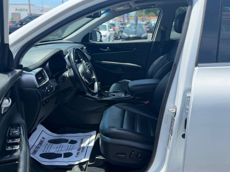 2020 Kia Sorento EX V6