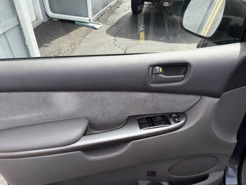 2008 Toyota Sienna CE 7-Passenger