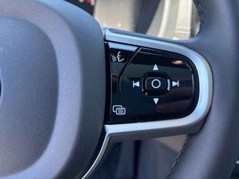 2026 Volvo XC60 B5 Ultra Black Edition