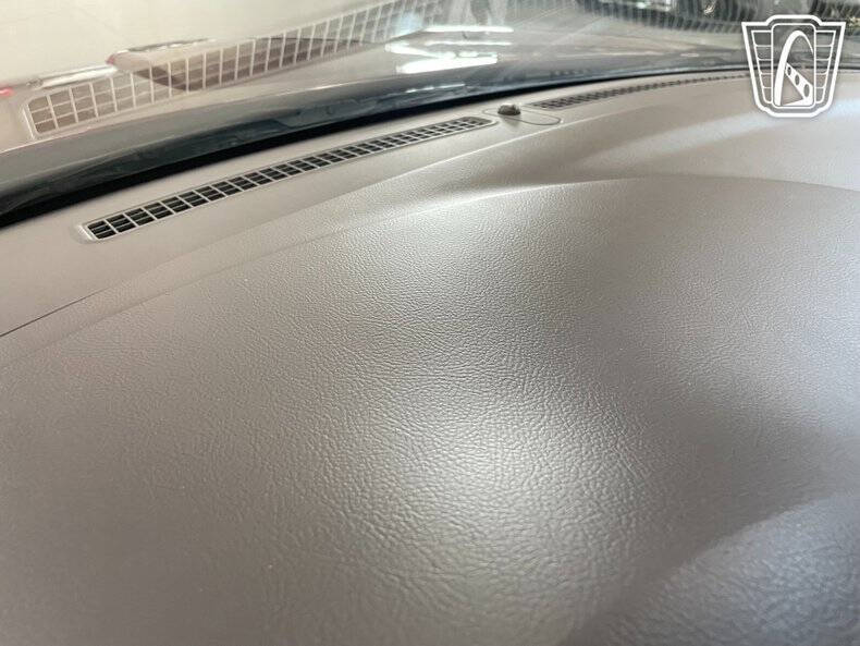 2004 Ford Thunderbird Deluxe