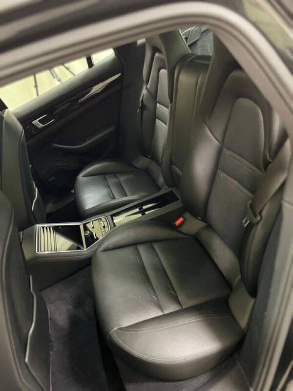 2018 Porsche Panamera 4