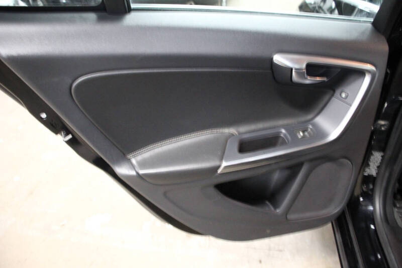 2012 Volvo S60 T6 R-Design