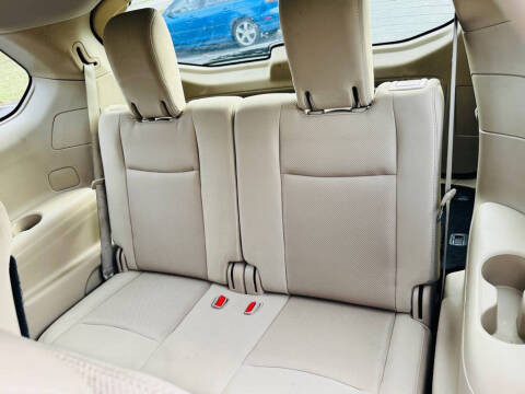 2017 Nissan Pathfinder SV