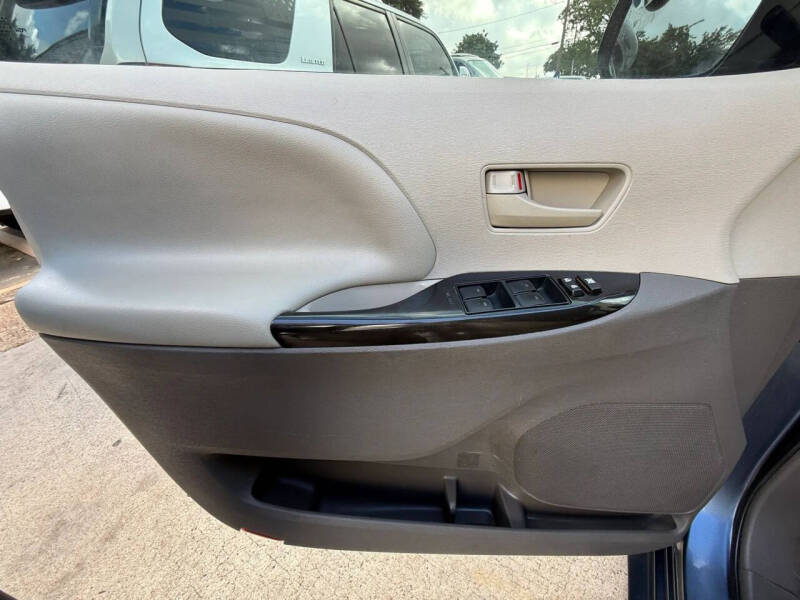 2014 Toyota Sienna