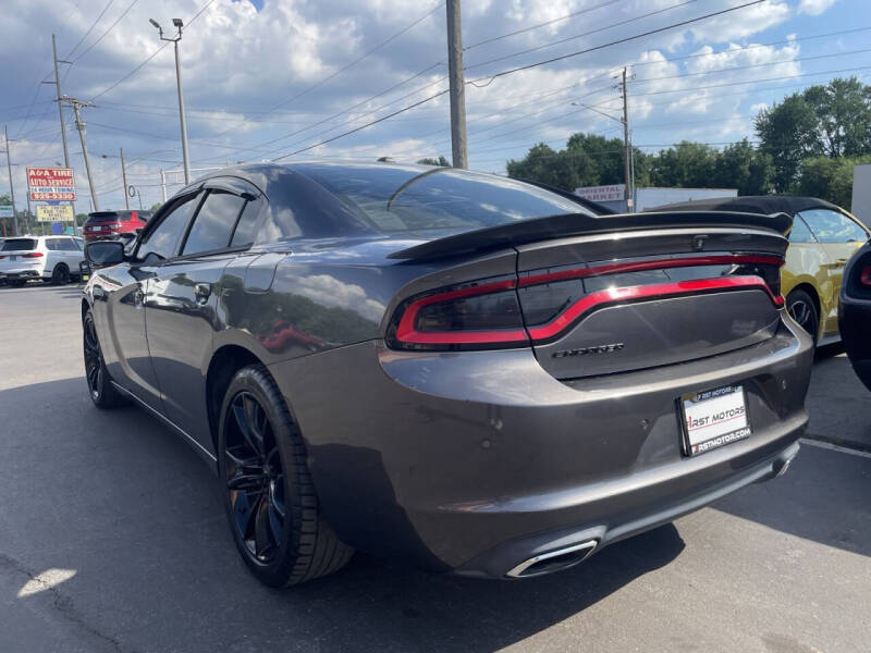 2018 Dodge Charger SXT