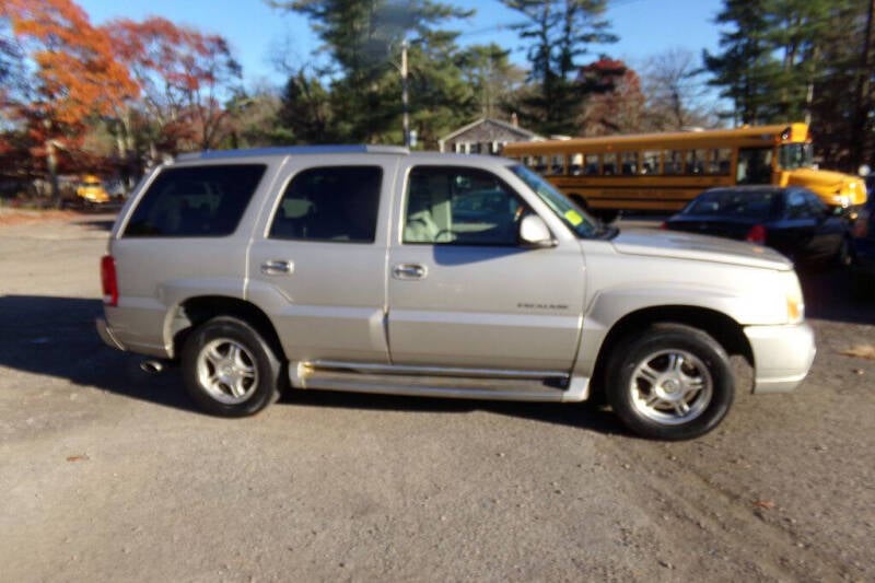 2004 Cadillac Escalade Base photo 4