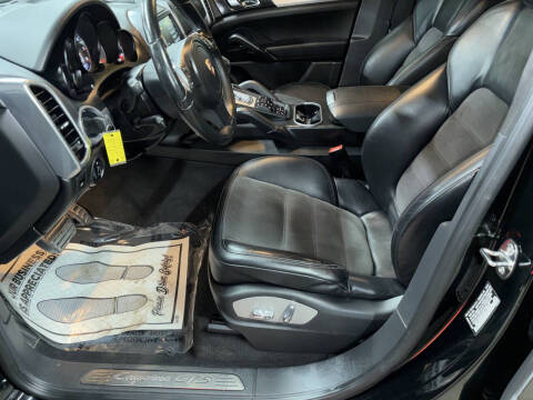 2013 Porsche Cayenne GTS