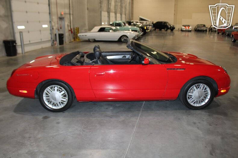 2002 Ford Thunderbird Deluxe
