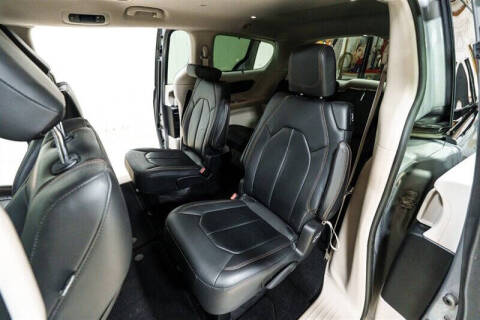 2017 Chrysler Pacifica Touring Plus