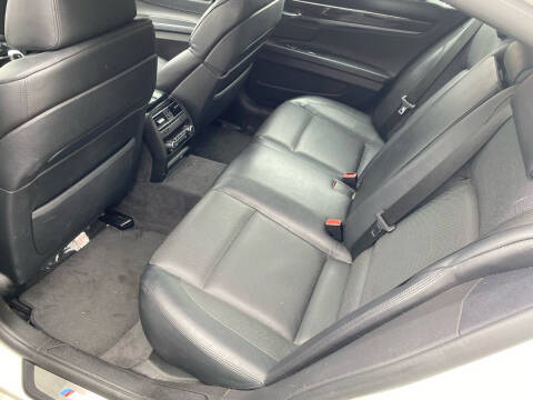 2012 BMW 7 Series 750i xDrive