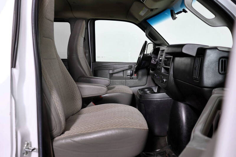 2017 Chevrolet Express LS 2500