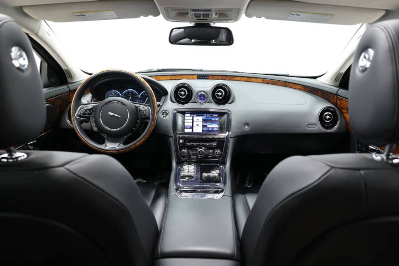 2013 Jaguar XJ