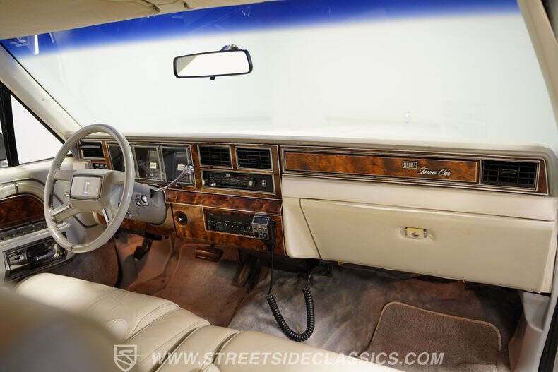 1984 Lincoln Town Car